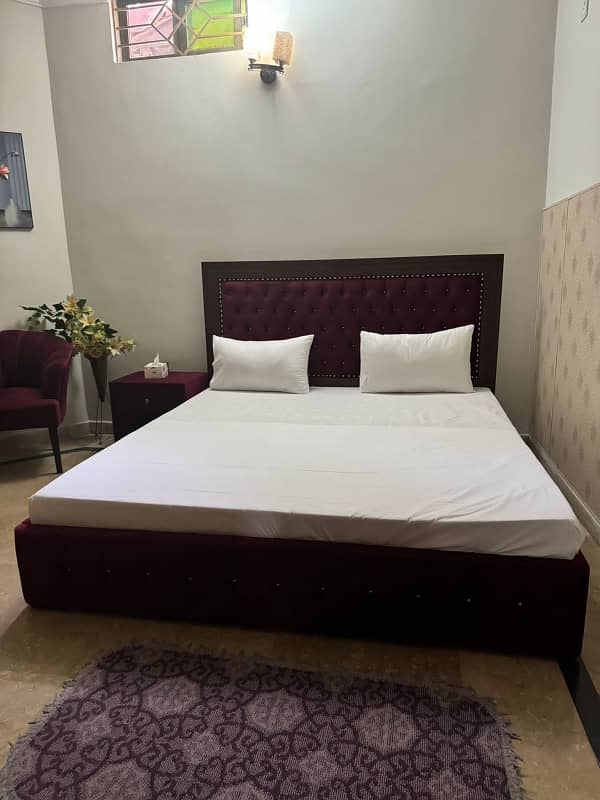 Furnished room daily basis available for rent in G15 6