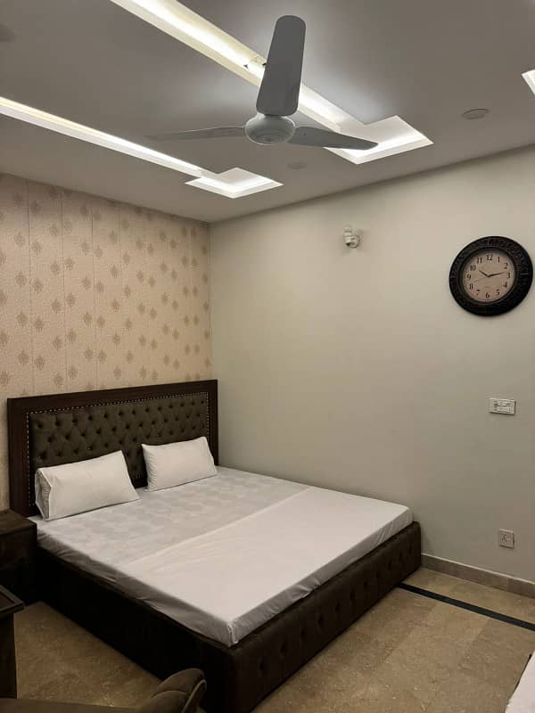 Furnished room daily basis available for rent in G15 9