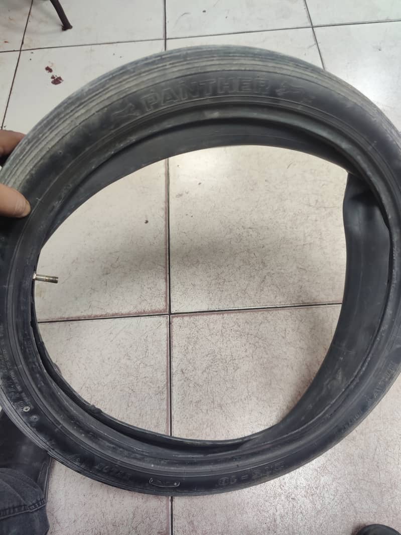 Suzuki gs150 front tyre& tube 2