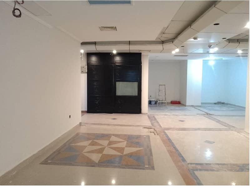 Area 1300 square Feet Brand New Corporation Office Available For Rent in Gulberg 3 Lahore 2