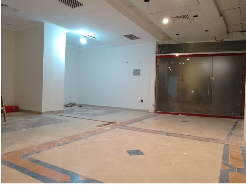 Area 1300 square Feet Brand New Corporation Office Available For Rent in Gulberg 3 Lahore 3