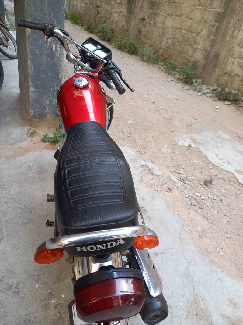 Honda 125  in Good condition 4