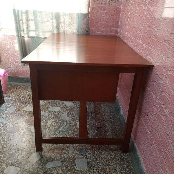 Study Table, Just got it brand new 0% use 1