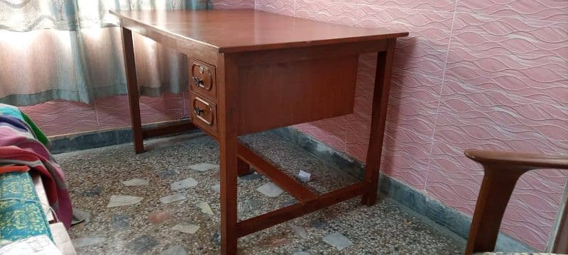 Study Table, Just got it brand new 0% use 3