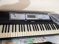 Yamaha keyboard E 213