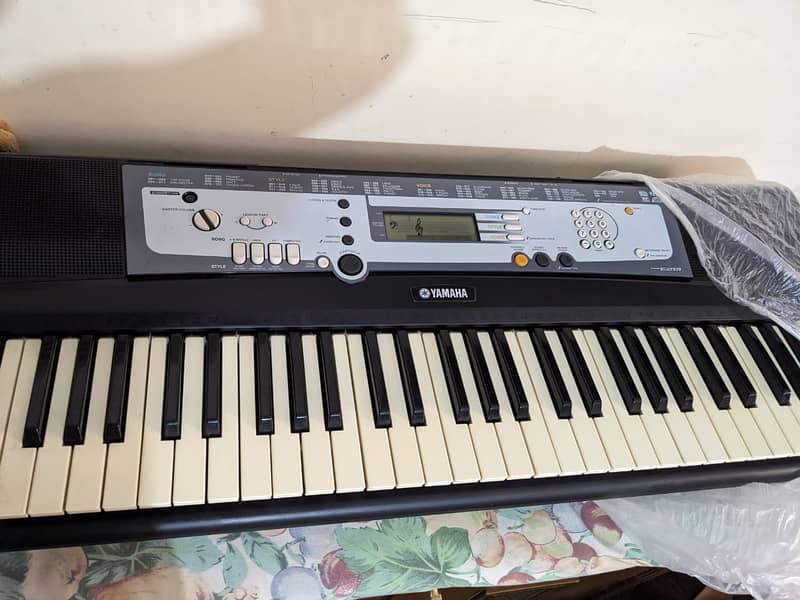 Yamaha keyboard E 213 0