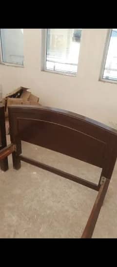 2 single bed and dressing table