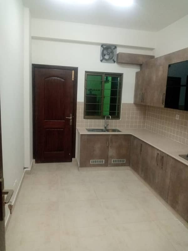 10 Marla 3 Bed Brand New Flat For Sale In Askari 11- Sector D, Lahore 3