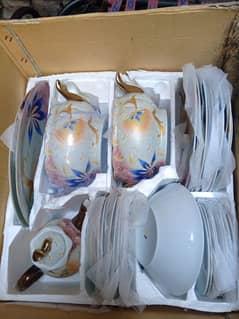 80 PCs cheeni dinner set new box pack ha abi. 03098245782 contact me no