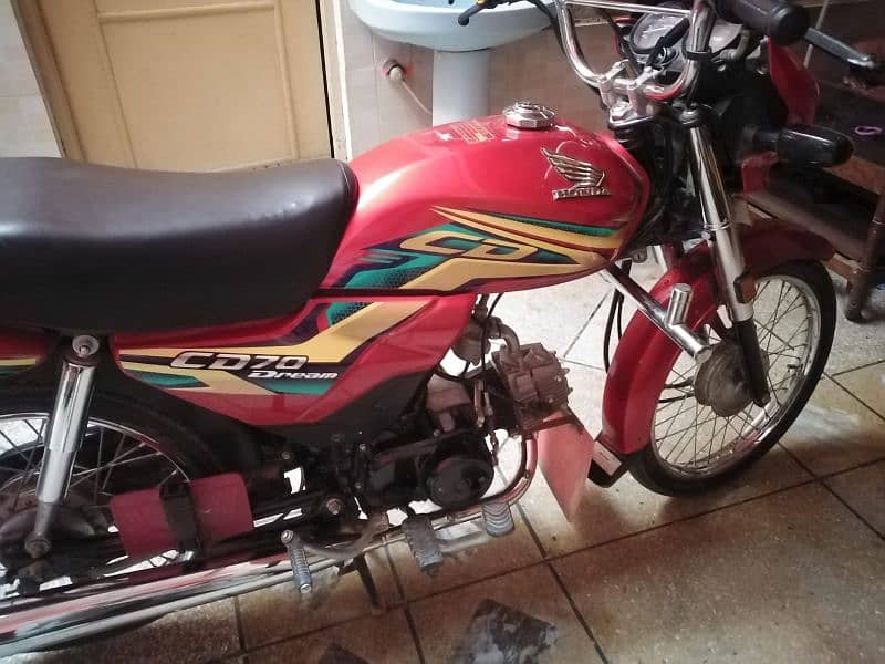 Honda CD 70 Dream 5