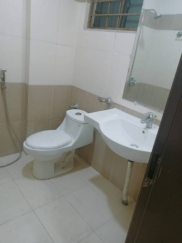 12 Marla 4 Bed Flat For Sale In Askari 11 Lahore 11