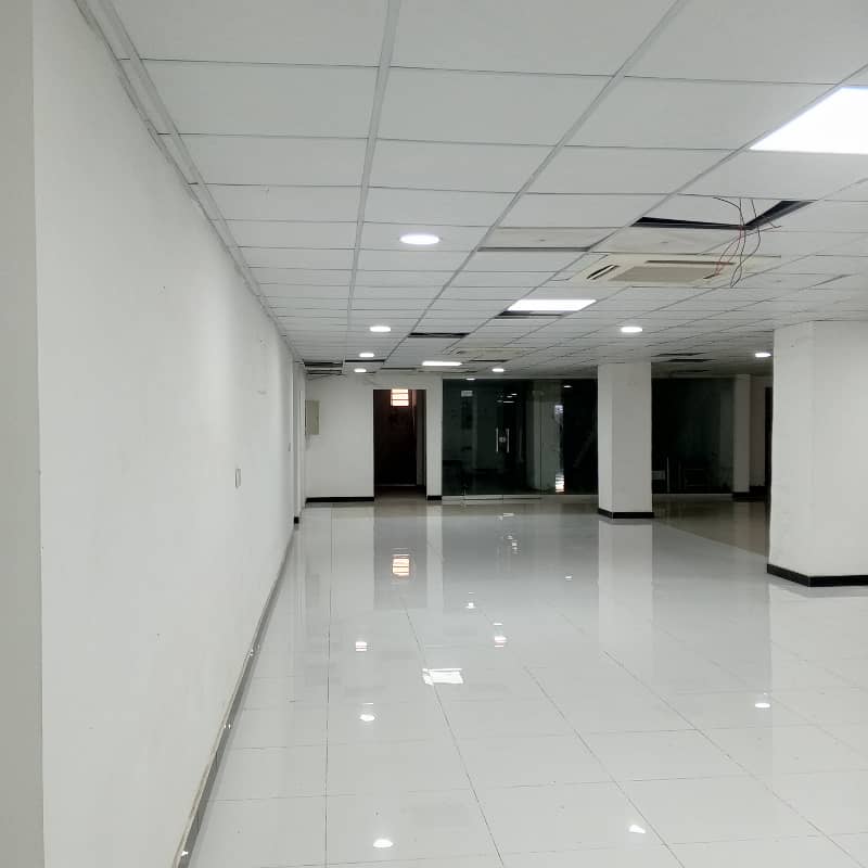 Hall Space Available For Rent 10.000 Sqfut Islamabad 2