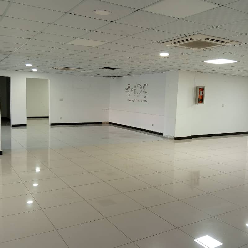 Hall Space Available For Rent 10.000 Sqfut Islamabad 4