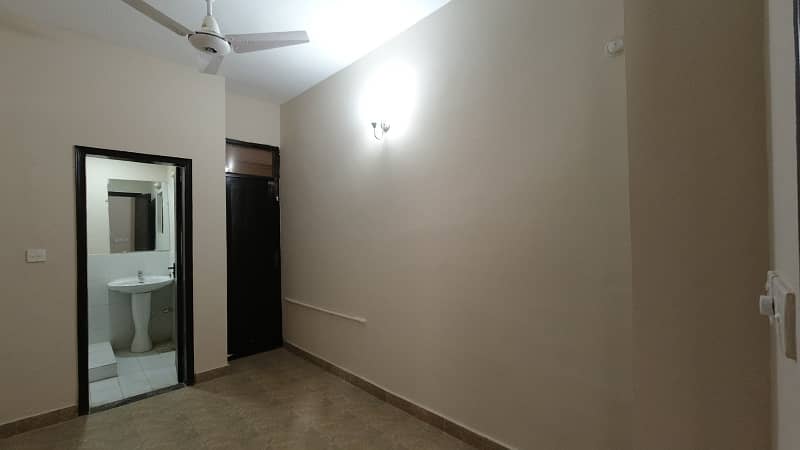 2600 Square Feet Flat Up For sale In Askari 5 - Sector F 10