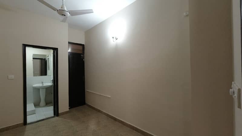 2600 Square Feet Flat For Sale In Askari 5 - Sector F Karachi 13