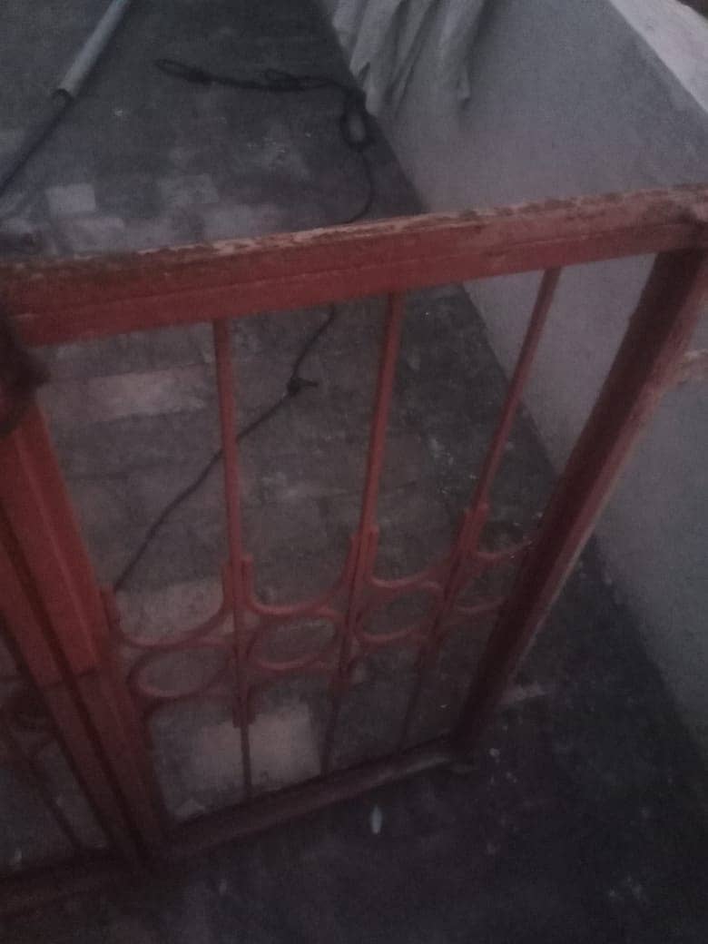 Iron window solid 2