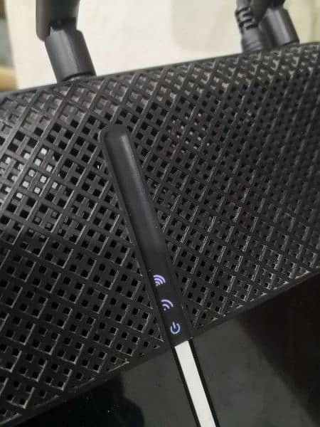 Tplink Archer C2300 wifi router 7