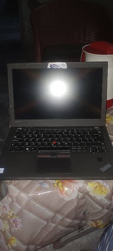 Lenovo Thinkpad x260 i5 6th generation  4 gb ram 256 ssd 0