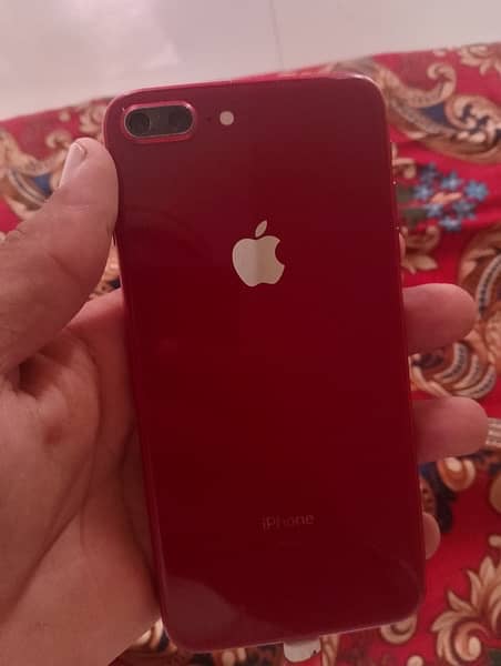 iphone 8plus 64 gb Pta approve back camera kharab ha description parho 0