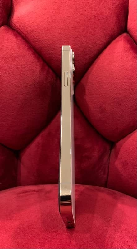 IPHONE 13 PRO MAX 128GB FACTORY UNLOCK IN MINT CONDITION 3