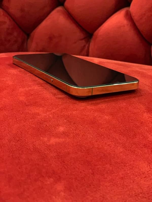 IPHONE 13 PRO MAX 128GB FACTORY UNLOCK IN MINT CONDITION 10