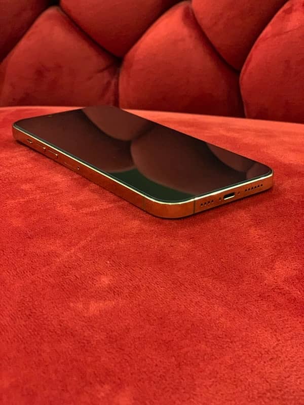 IPHONE 13 PRO MAX 128GB FACTORY UNLOCK IN MINT CONDITION 14