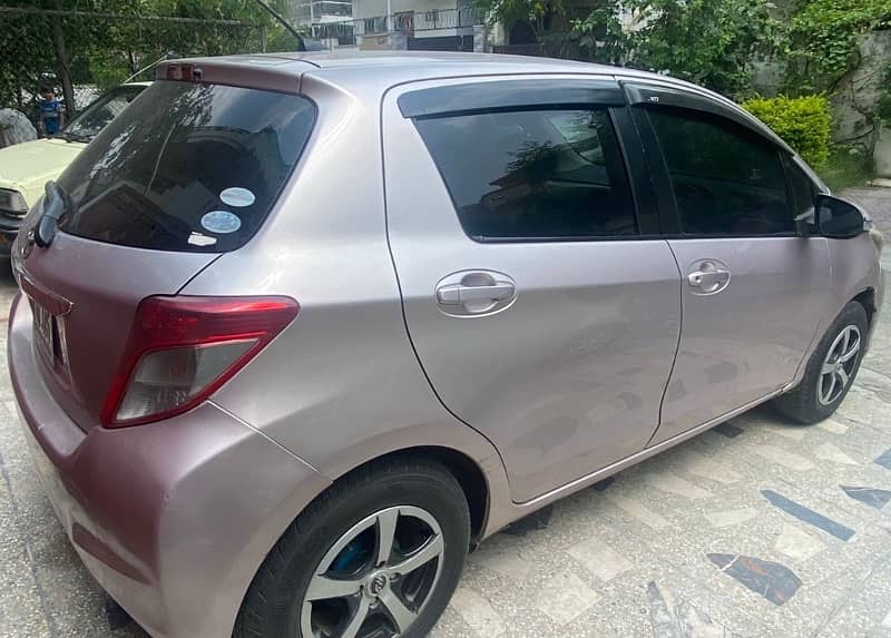 Toyota Vitz 2011 6