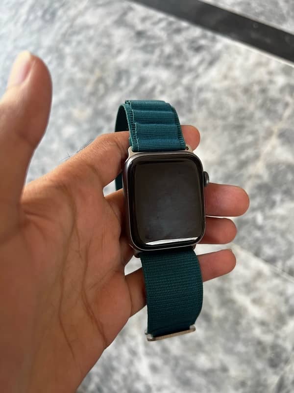 Apple Watch Series 4 Cellular 44mm 1