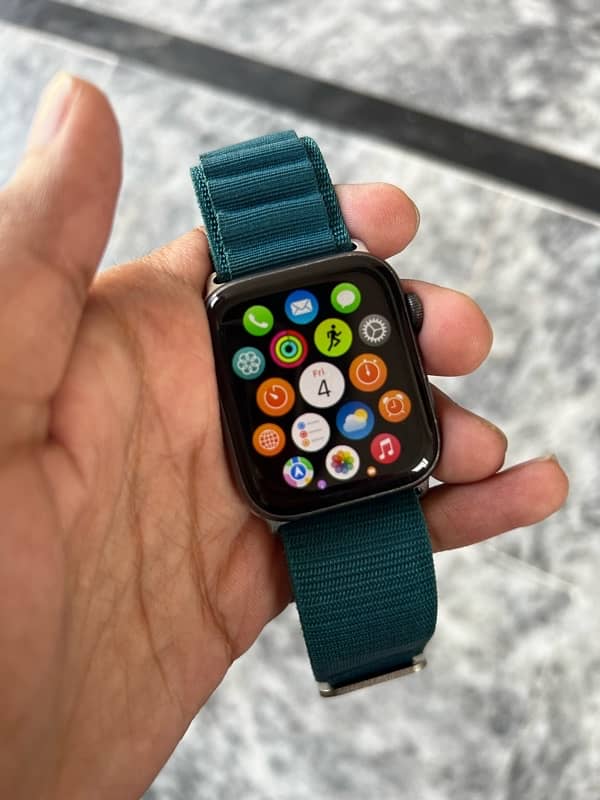 Apple Watch Series 4 Cellular 44mm 2