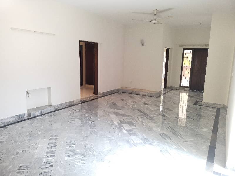 1 Kanal Upper Portion Available For Rent in DHA Phase 4, Lahore Cantt 4