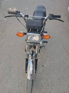 Honda 125 black colour total original 10 by 10 condition