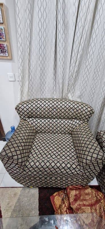 5 seat Best condition sofa set 1