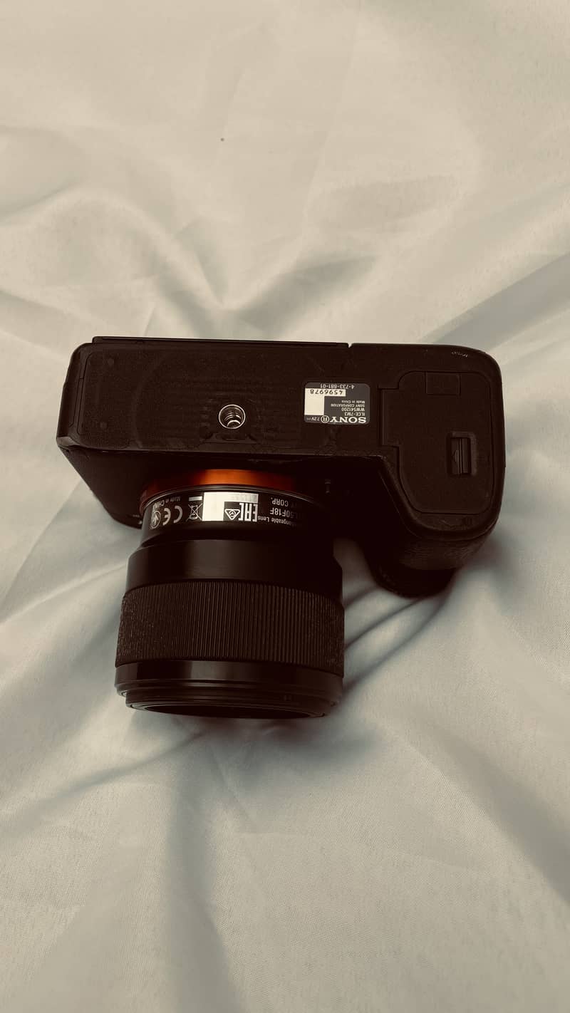 Sony a7iii with box & original bettery, like new, only body 2