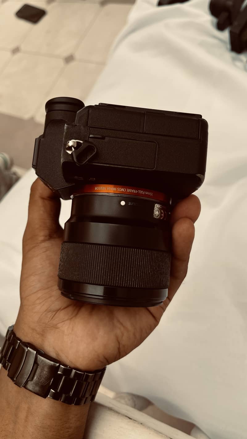 Sony a7iii with box & original bettery, like new, only body 3