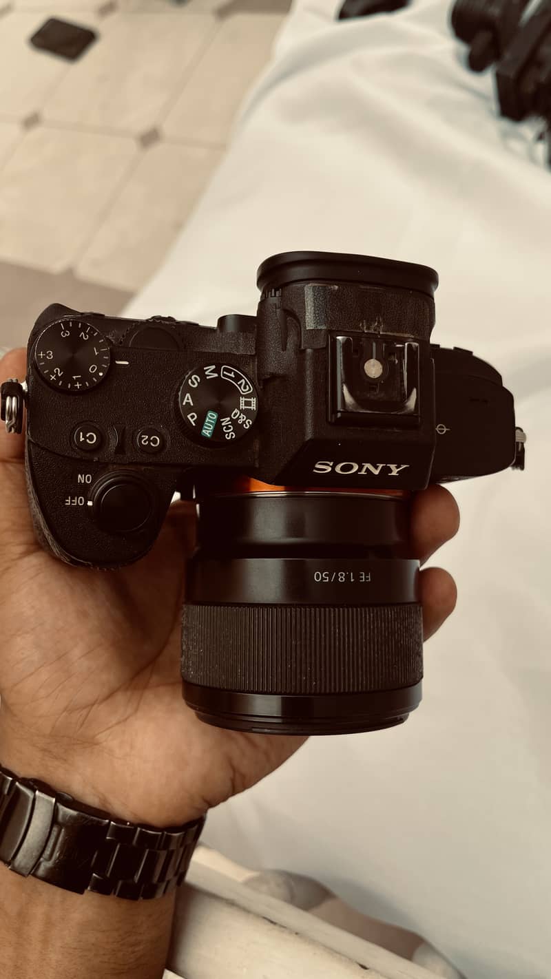 Sony a7iii with box & original bettery, like new, only body 4