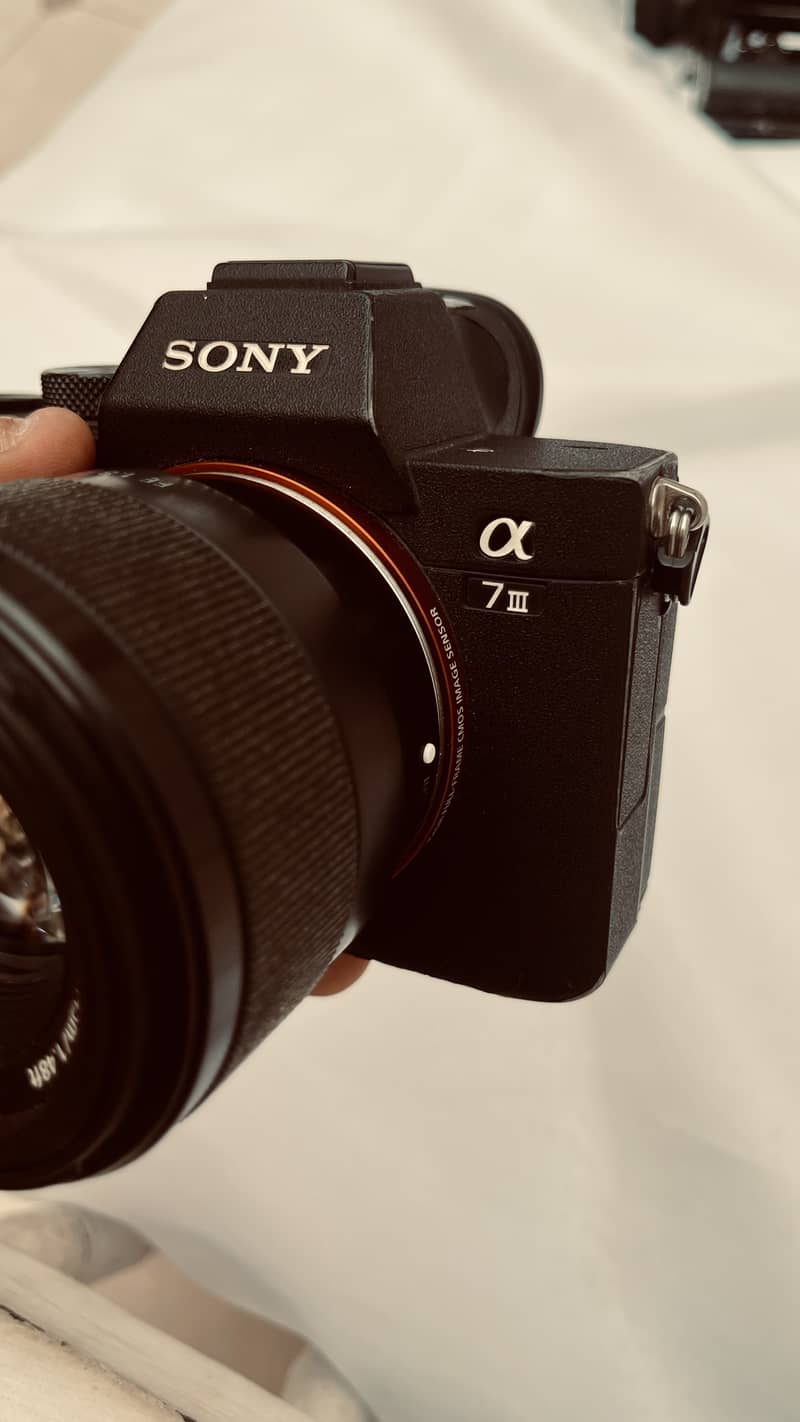 Sony a7iii with box & original bettery, like new, only body 6