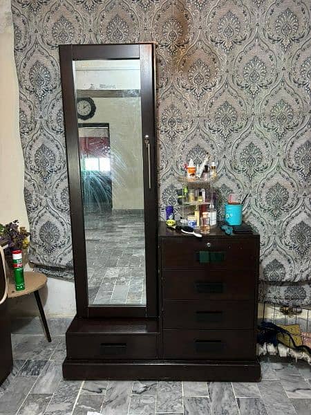 Bedroom set for sale. Perfect Condition 8