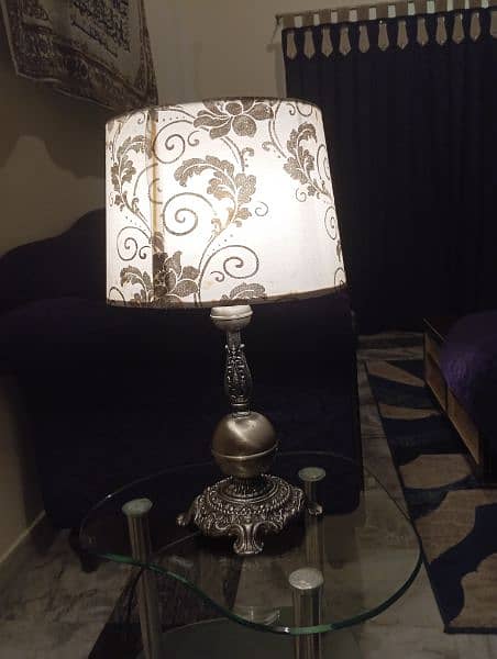 2 Table Lamps with glass table for sale 0