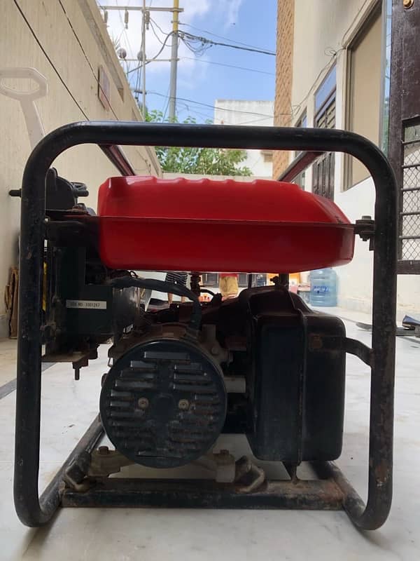 Original HONDA GENERATOR 2.5 KVA (Made in Japan) 2