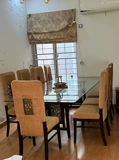 8 Sits Dining Table