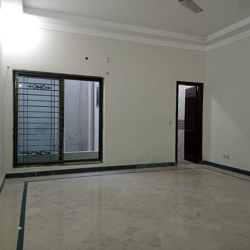 10 Marla Full House Available For Rent in DHA Phase 3, Lahore Cantt 5