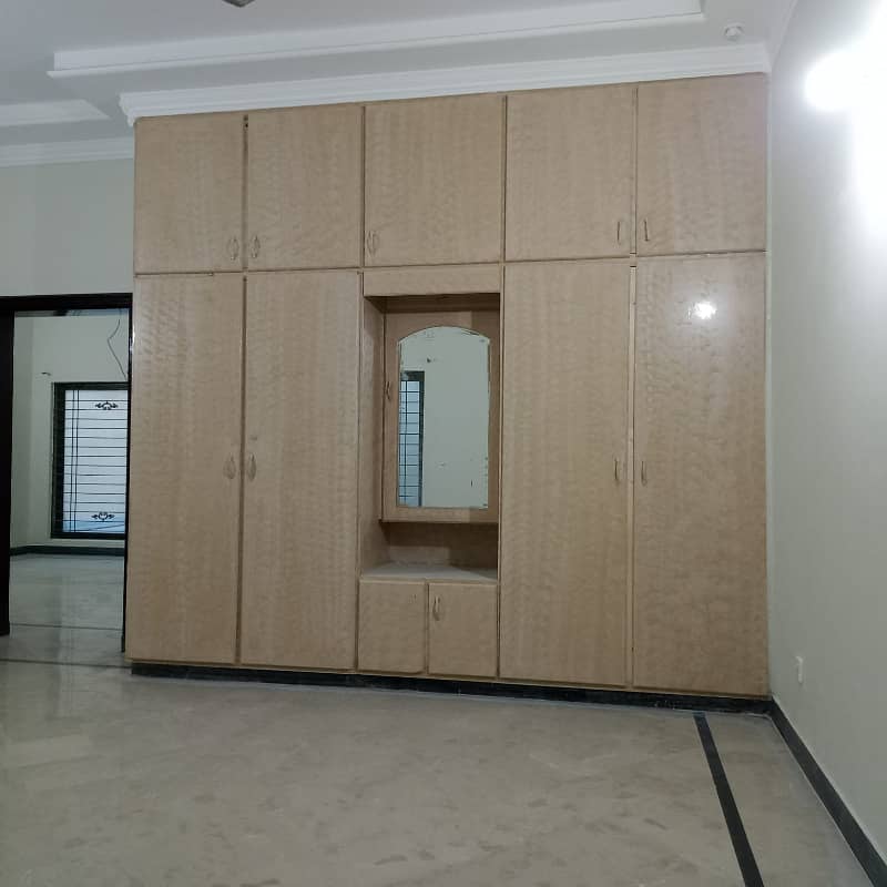 10 Marla Full House Available For Rent in DHA Phase 3, Lahore Cantt 6