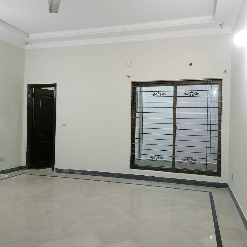 10 Marla Full House Available For Rent in DHA Phase 3, Lahore Cantt 12