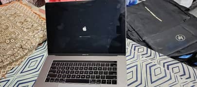 Macbook pro 2017 like new 0