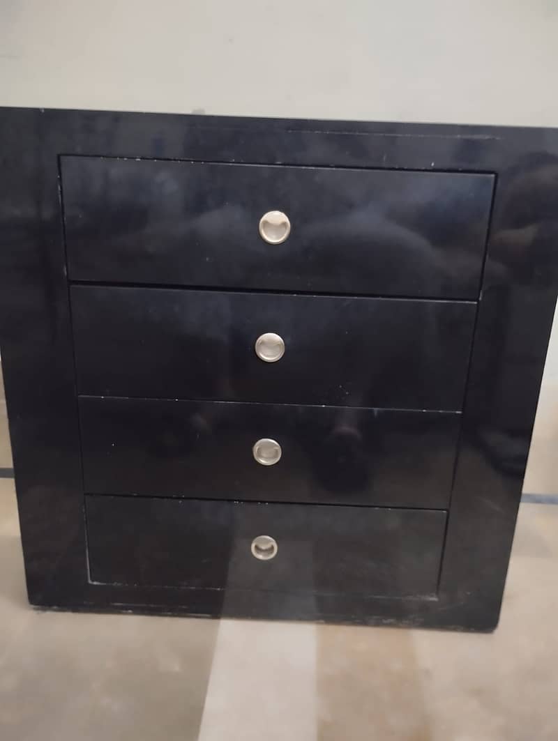 Small size wardrobe [ Good Condition ] 3