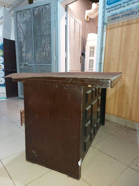 3-Drawer Office Table for Sale good Condition10/9 G11 markaz islamabad 1