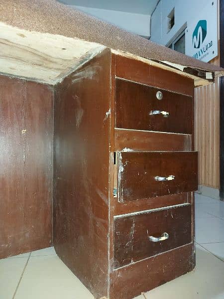 3-Drawer Office Table for Sale good Condition10/9 G11 markaz islamabad 3