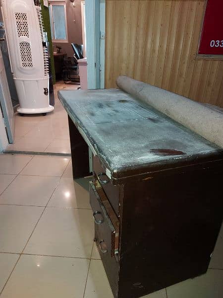 3-Drawer Office Table for Sale good Condition10/9 G11 markaz islamabad 5