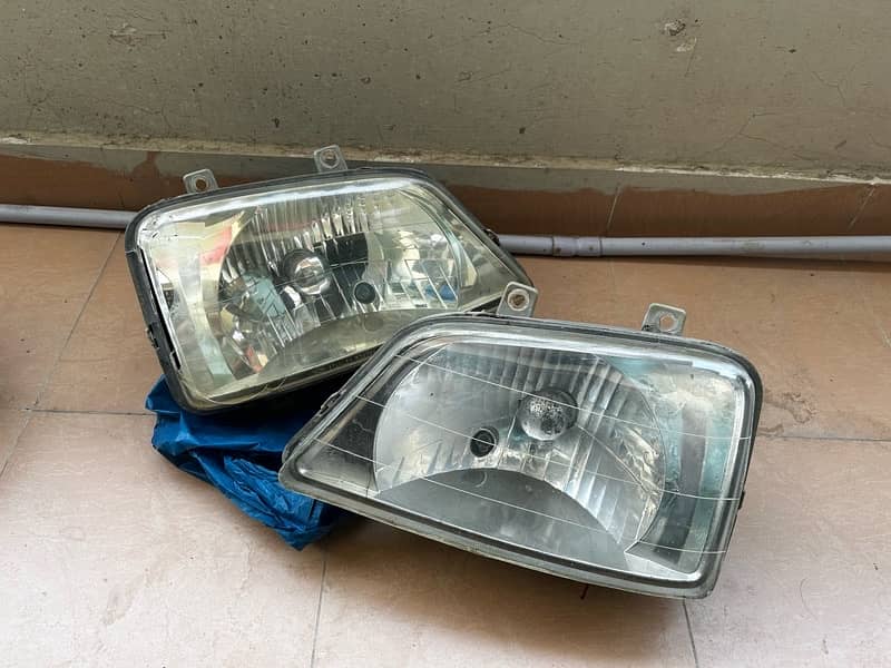 Daihatsi Terios Kid Headlights/Fog lights/Indicators 0