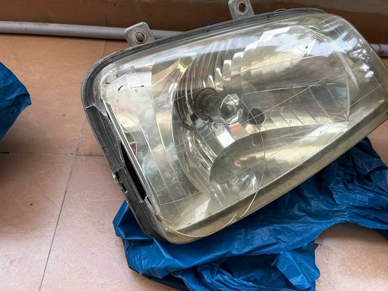 Daihatsi Terios Kid Headlights/Fog lights/Indicators 3